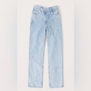 Abercrombie & Fitch Ultra High Rise 90s Straight Jean